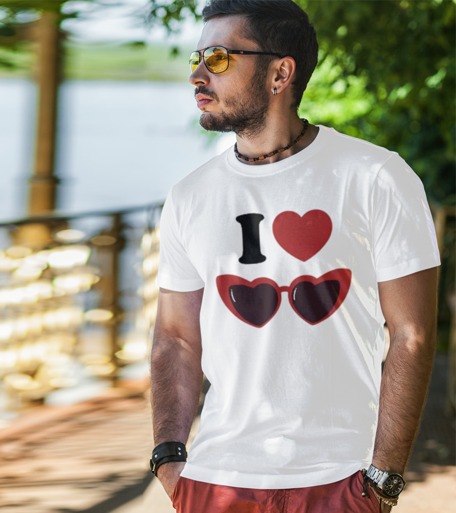 Chiara Oliver Camiseta I Love Chiara Heart Sunglasses T-Shirt