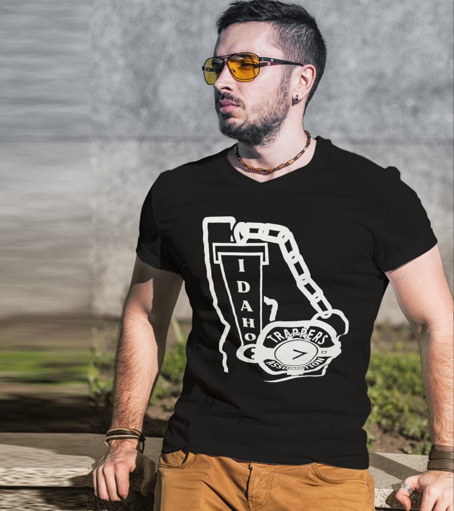 Idaho Trappers Association Logo With Trapper Symbol And Chain T-Shirt
