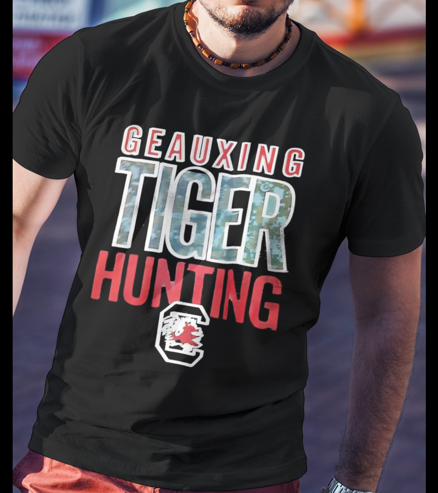 Geauxing Tiger Hunting South Carolina Gamecocks C T-Shirt