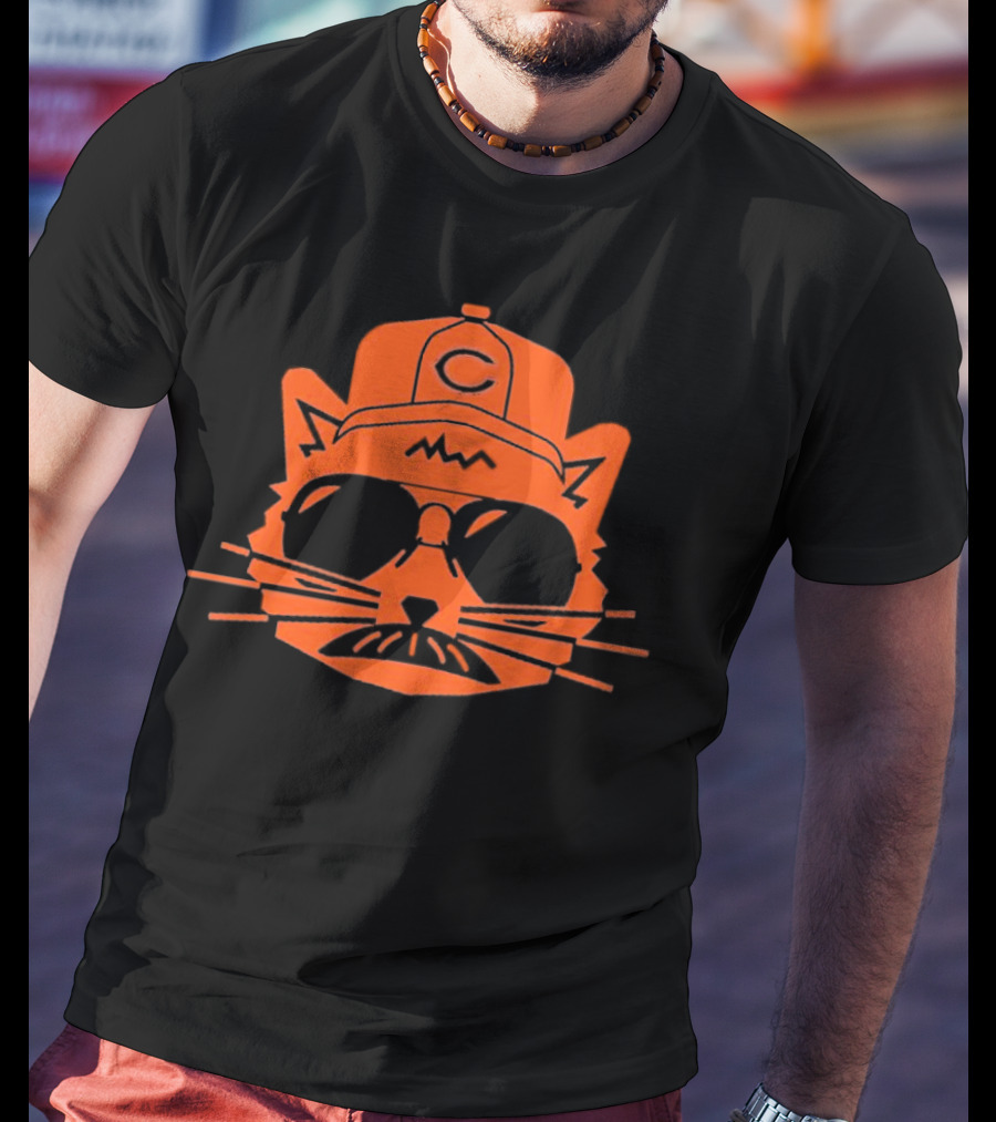 Gary Is A Super Fan Chicago Bears Cat With Sunglasses And Cap T-Shirt