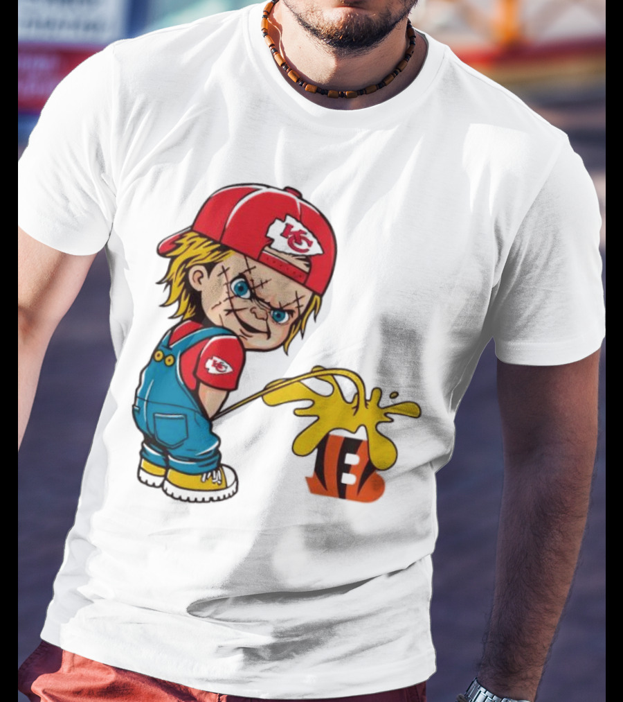 Kansas City Chiefs Chucky Pissing On Cincinnati Bengals T-Shirt