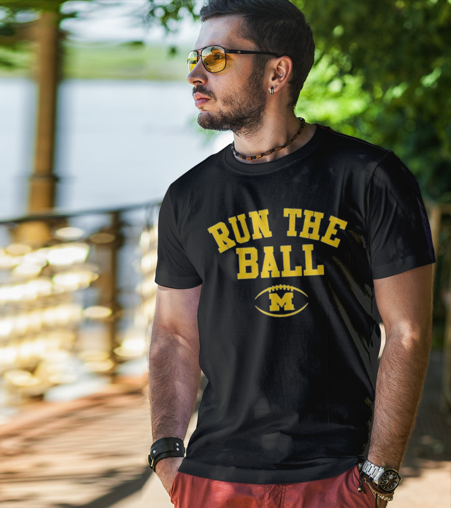 Run The Ball Michigan Wolverines Football M T-Shirt