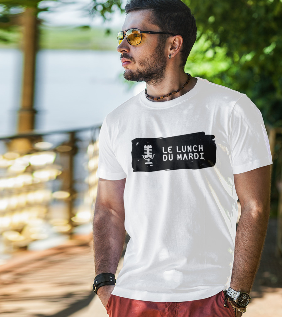 Le Lunch Du Mardi Podcast MLS Microphone T-Shirt