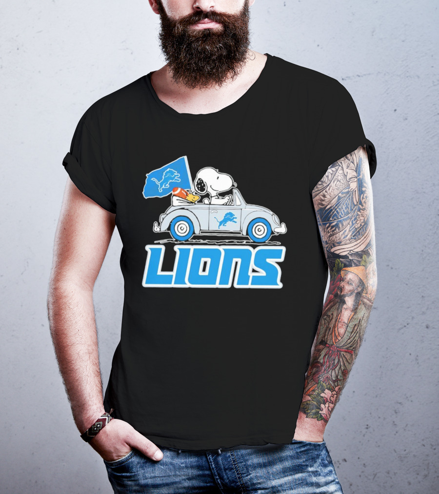 Snoopy And Woodstock In Car With Detroit Lions Flag T-Shirt