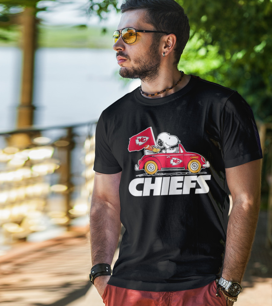 Snoopy Woodstock Driving Red Car Chiefs Flag Kansas City Chiefs T-Shirt