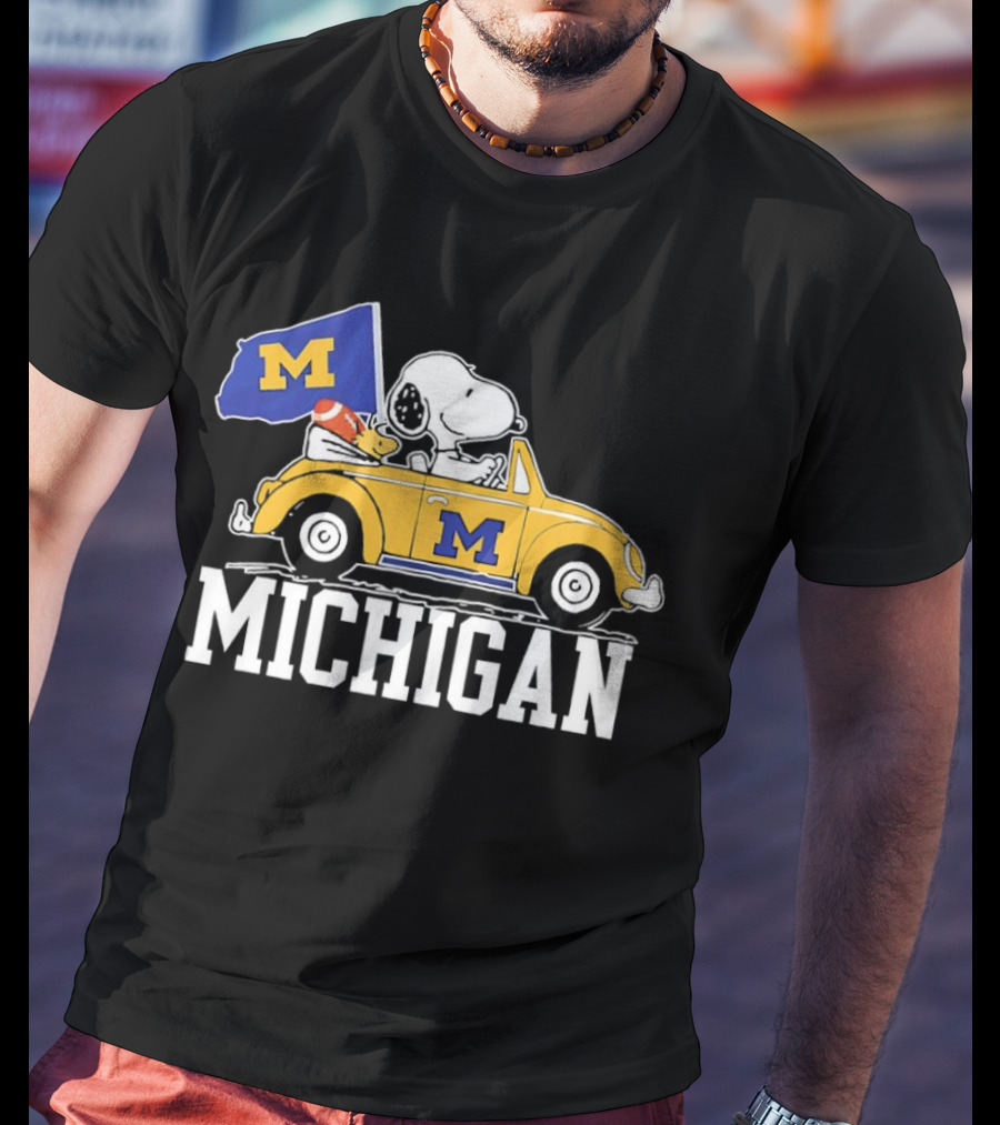 Snoopy And Woodstock Driving Car With Michigan Wolverines Flag T-Shirt
