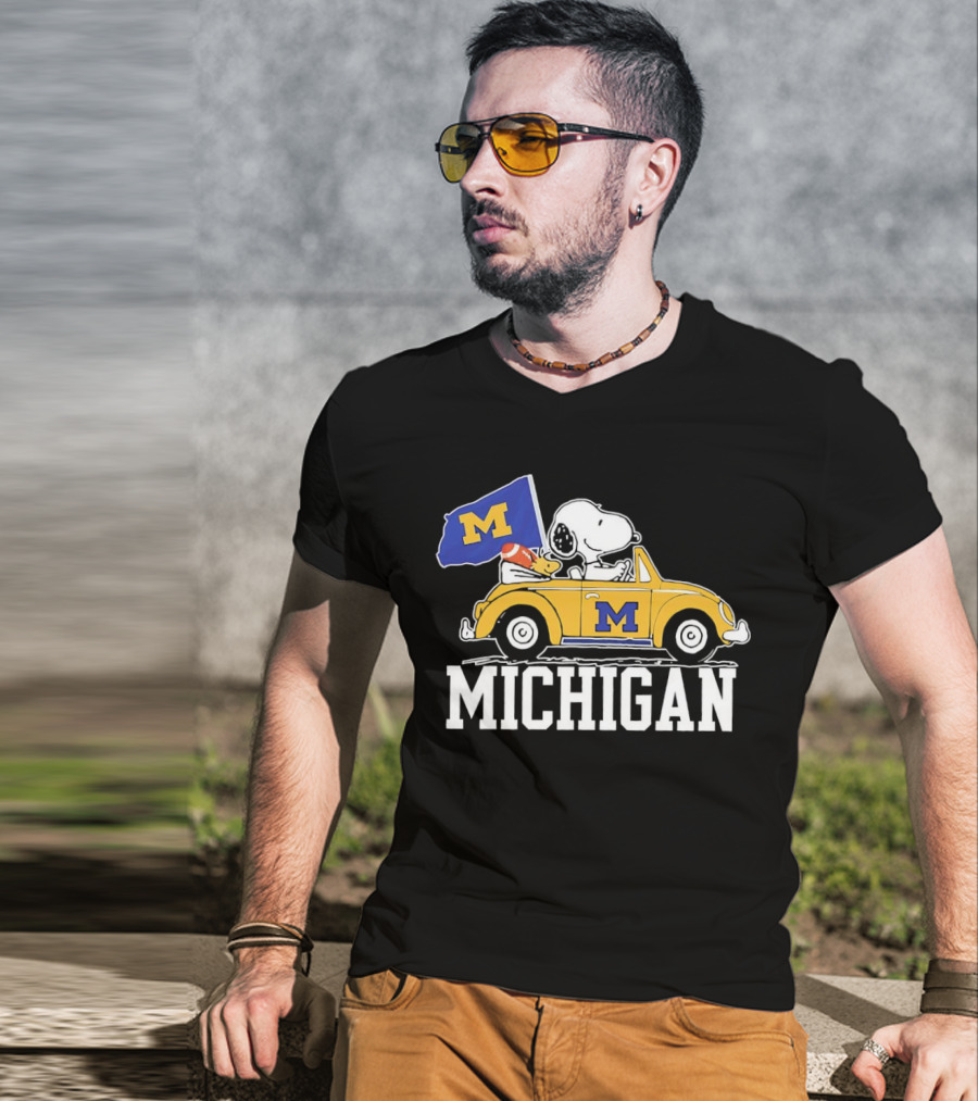 Snoopy And Woodstock Driving Car With Michigan Wolverines Flag T-Shirt