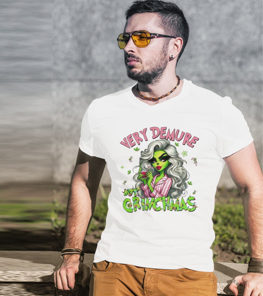 Very Demure Not Grinchmas Christmas Grinch Girl T-Shirt