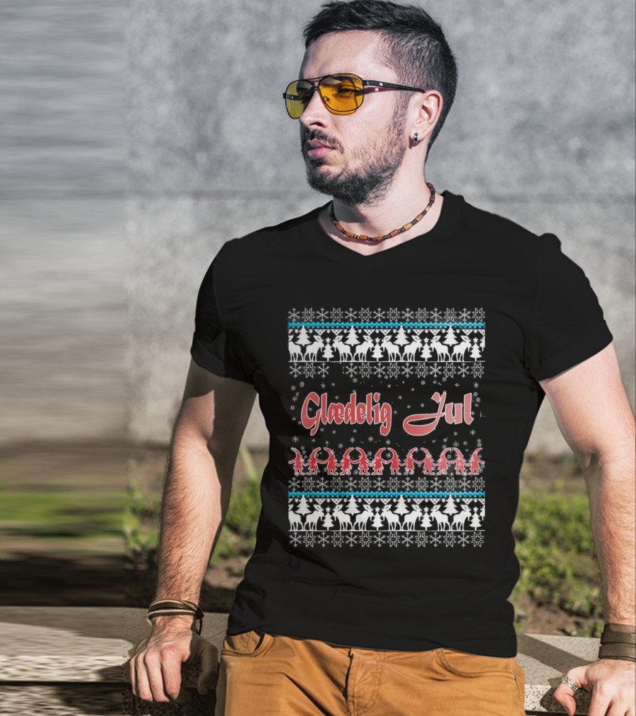 Glædelig Jul Christmas Denmark Snowflakes Trees Nordic T-Shirt