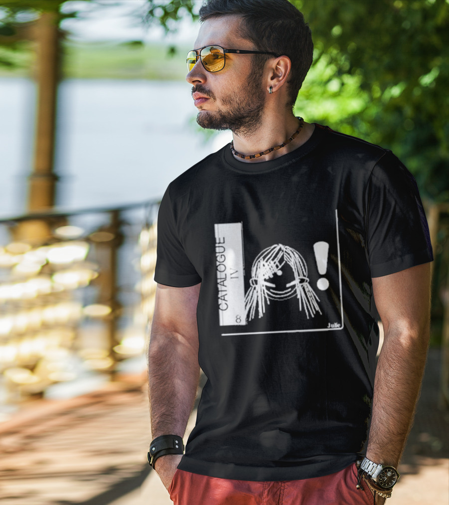 Catalogue IV Julie T-Shirt