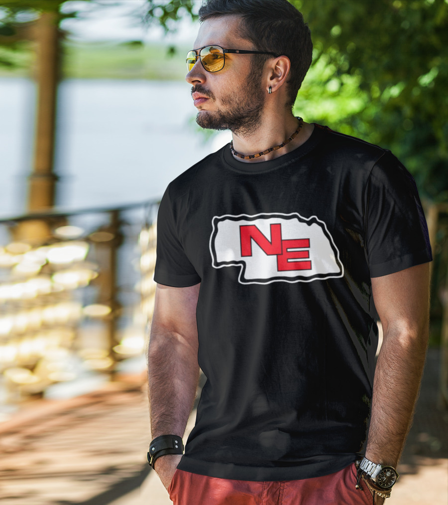 NE Nebraska State Outline Arrowhead T-Shirt