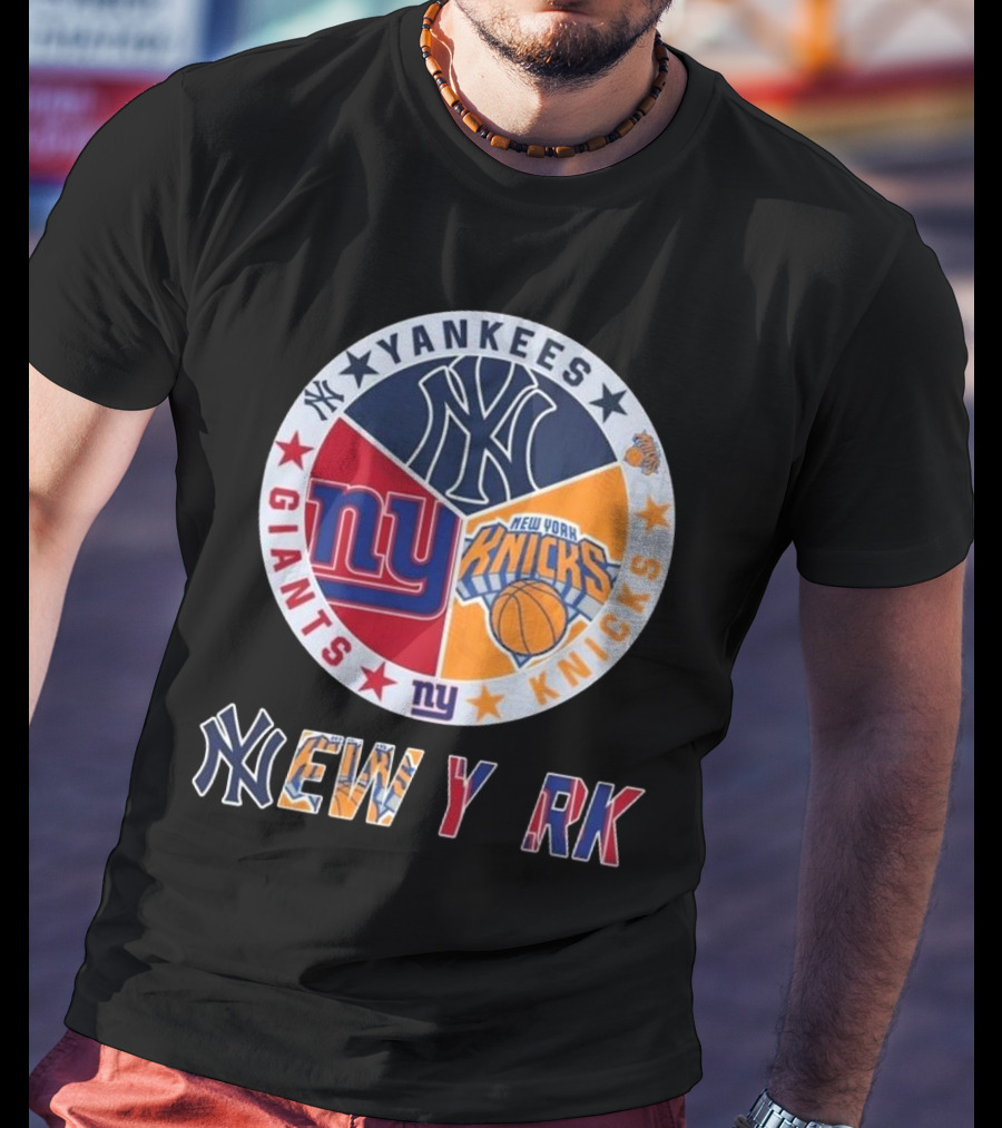 New York Yankees Giants Knicks Circle Yankees Giants Knicks New York T-Shirt