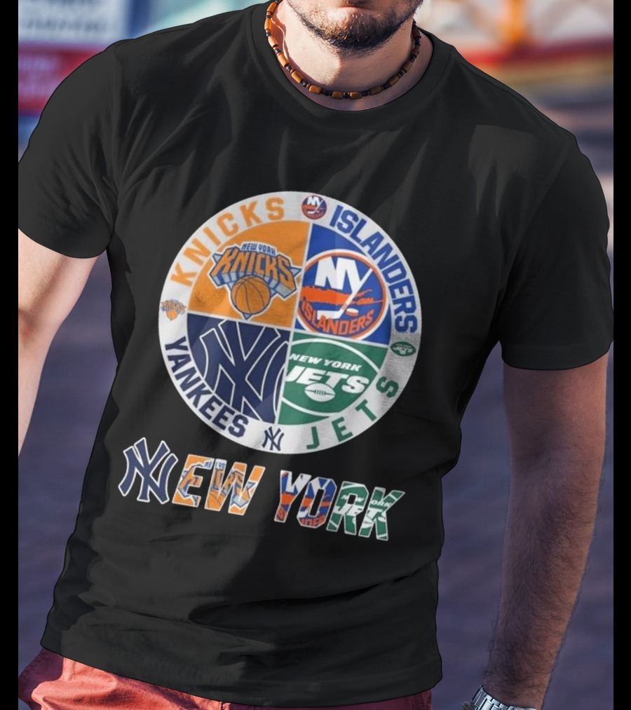 New York Knicks Islanders Yankees Jets Circle Logo New York T-Shirt