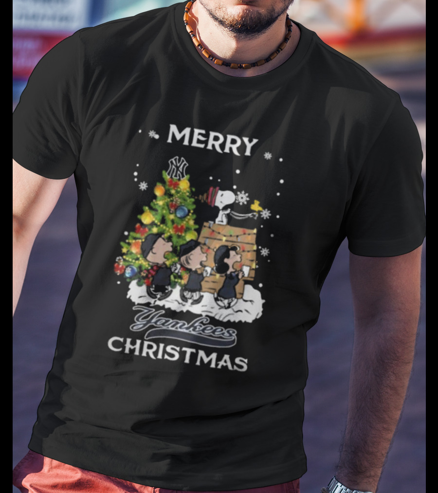 Merry Yankees Christmas Snoopy And Friends T-Shirt