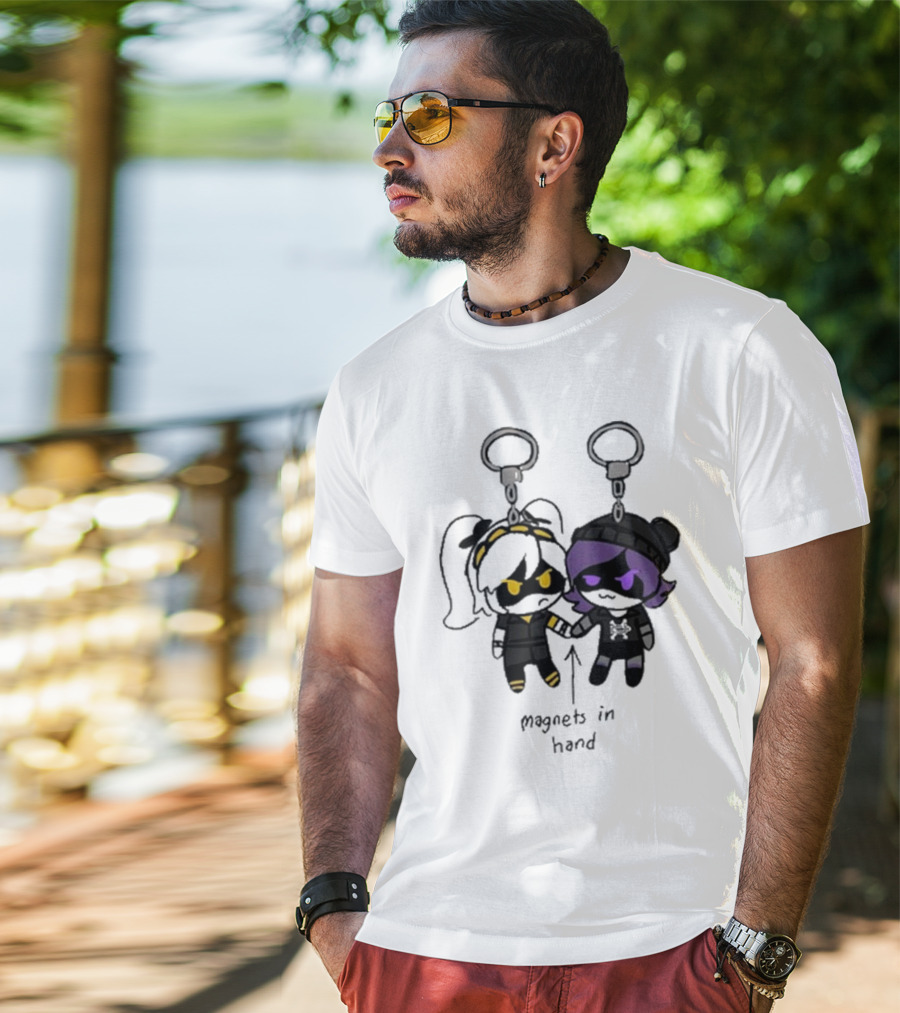 Juzi Chibi Keychain Magnets In Hand T-Shirt