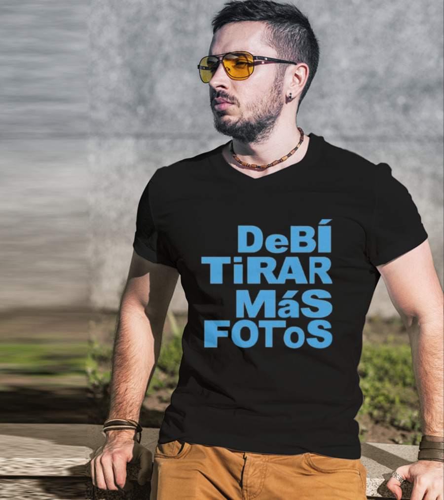 Debí Tirar Más Fotos DTMF Bold Blue Text T-Shirt