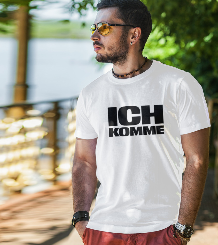 Erika Vikman Ich Komme Retro 70s Disco Aesthetic Black Text T-Shirt