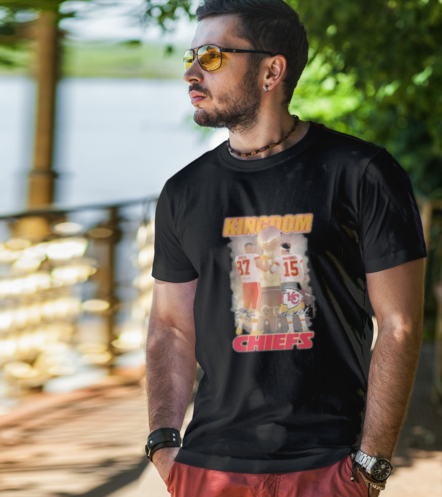 Chiefs Kingdom Travis Kelce Patrick Mahomes Trophy Celebration T-Shirt