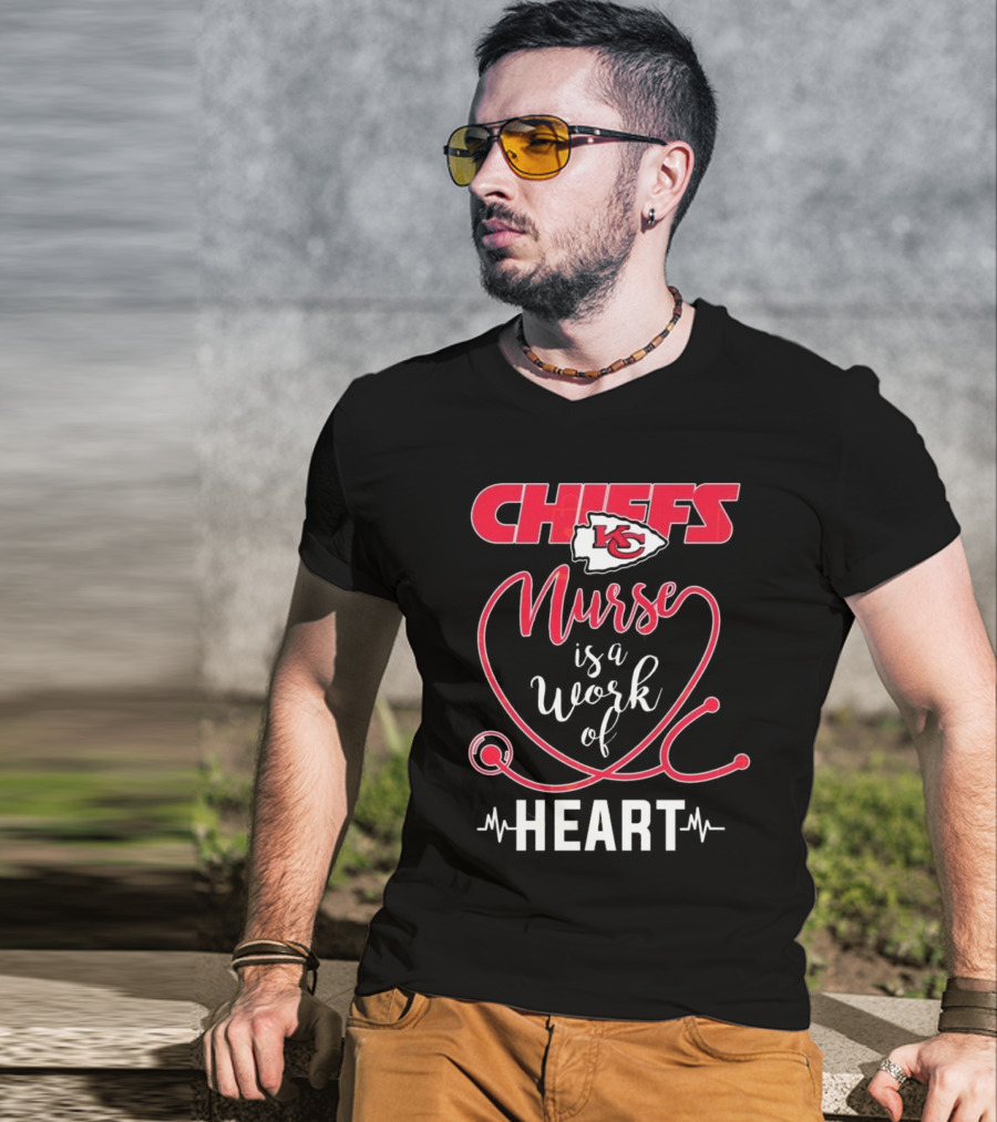 Kansas City Chiefs Nurse Is A Work Of Heart With Arrowhead Logo And Stethoscope Design T-Shirt
