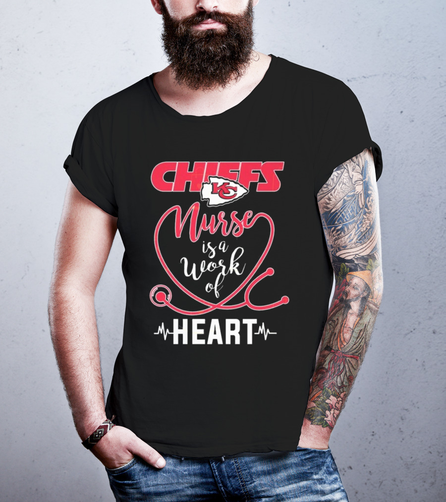 Kansas City Chiefs Nurse Is A Work Of Heart With Arrowhead Logo And Stethoscope Design T-Shirt