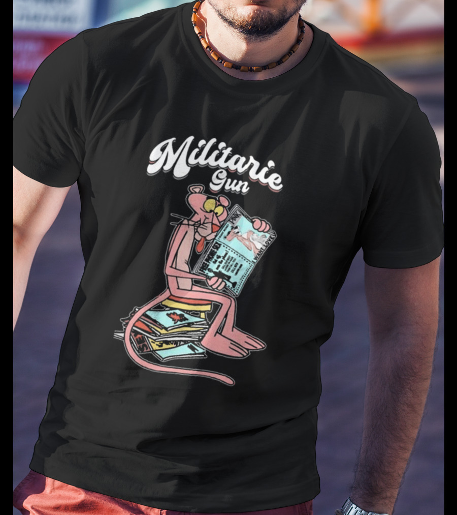 Militarie Gun Pink Panther Reading Comics T-Shirt
