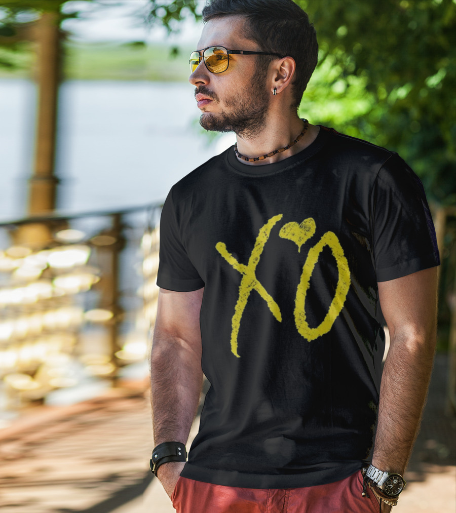 Nav Omw2 Rexdale XO Yellow Script T-Shirt