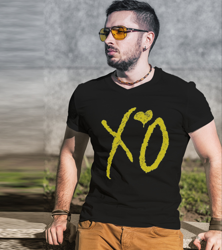 Nav Omw2 Rexdale XO Yellow Script T-Shirt