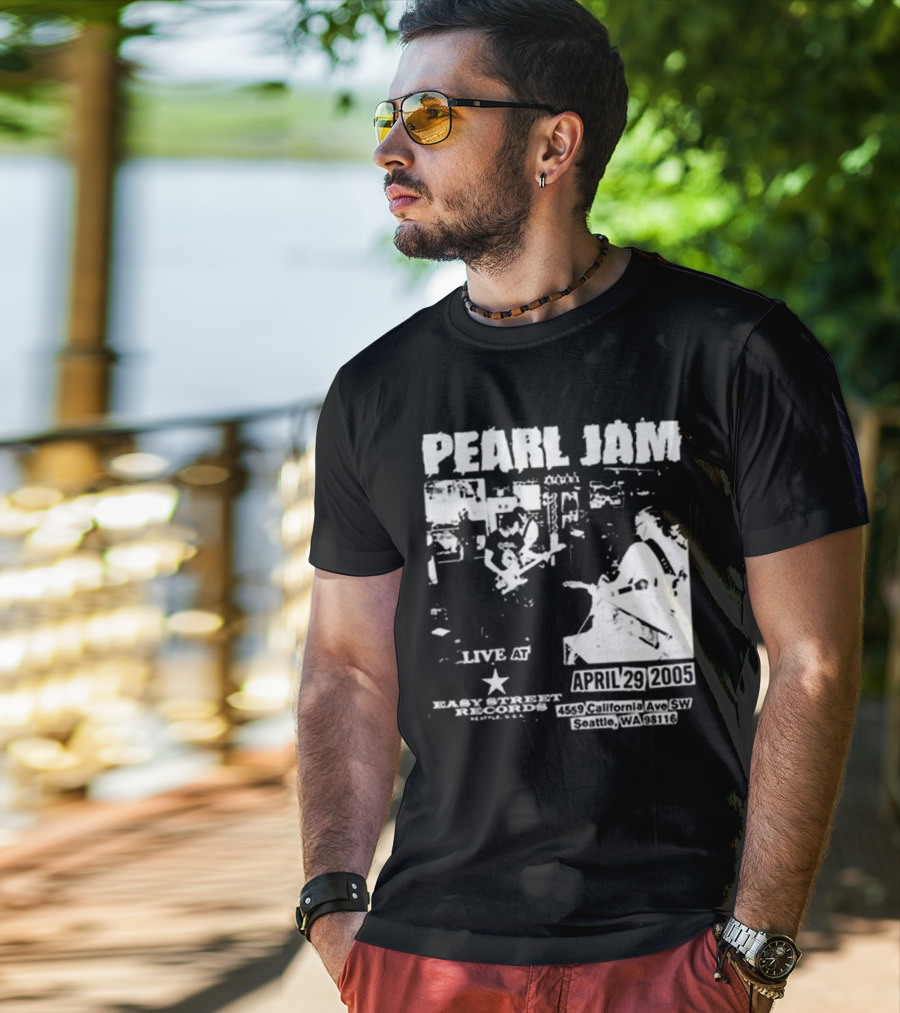 Pearl Jam Live At Easy Street April 29 2005 Seattle WA 4455 California Ave SW T-Shirt
