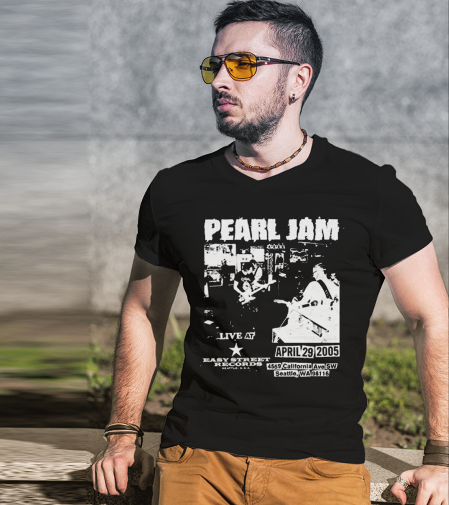Pearl Jam Live At Easy Street April 29 2005 Seattle WA 4455 California Ave SW T-Shirt