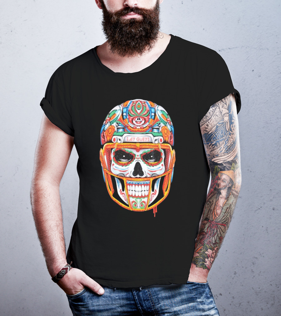 Primera De 10 ¡Ay Güey! Colorful Skull Football Helmet T-Shirt