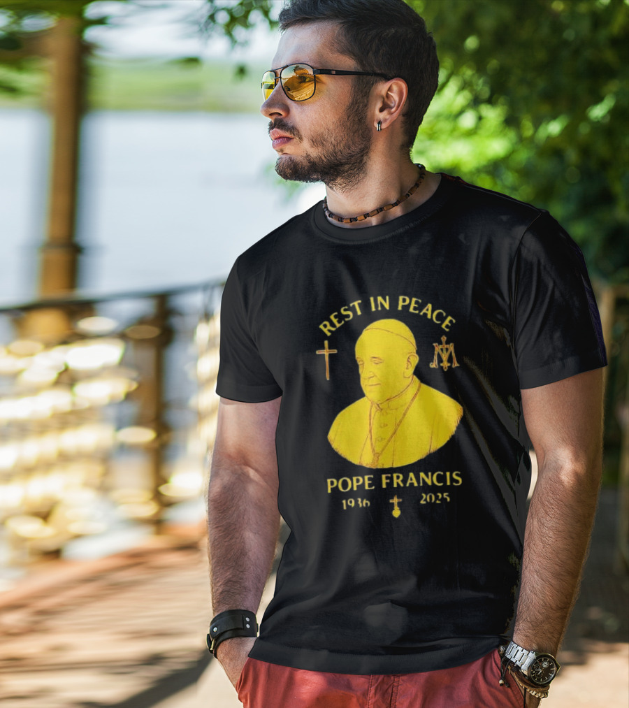 Rest In Peace Pope Francis 1936 2025 Cross Symbol Religious Tribute T-Shirt