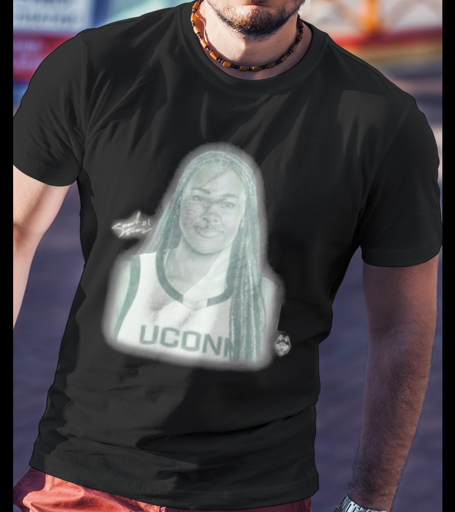 Sarah Strong UConn Huskies Signature Pencil Drawing T-Shirt