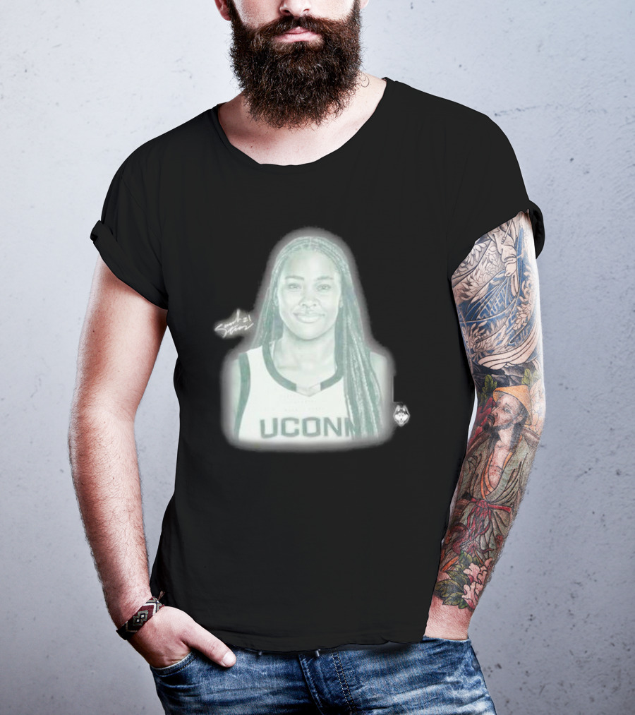 Sarah Strong UConn Huskies Signature Pencil Drawing T-Shirt