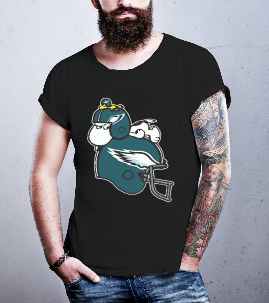 Snoopy Woodstock Relaxing Philadelphia Eagles Football Helmet T-Shirt