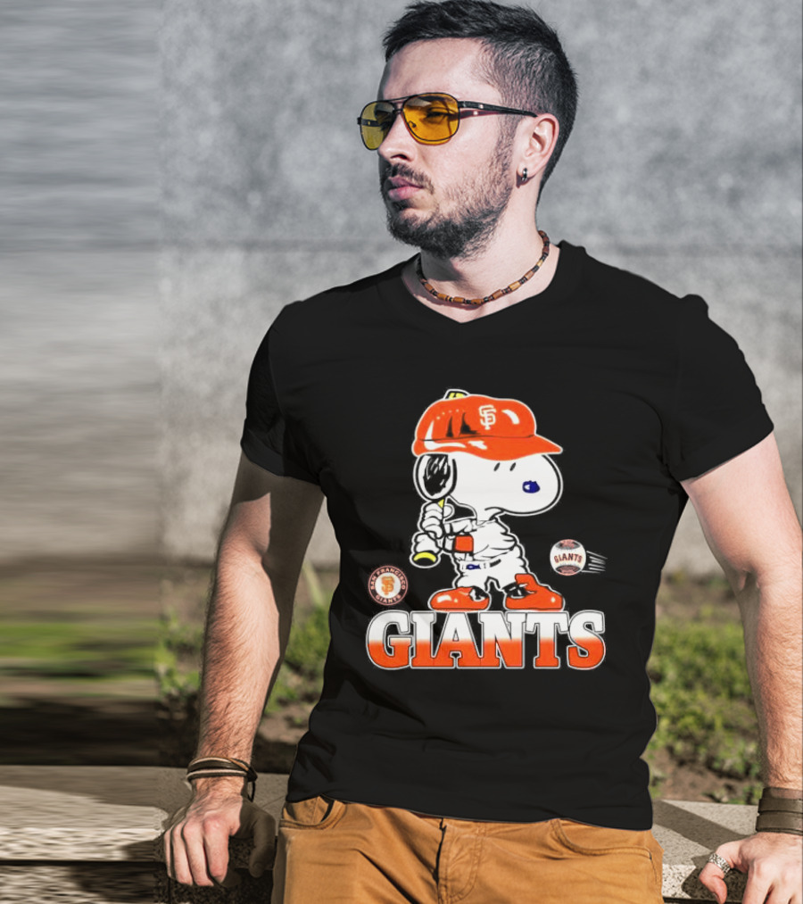 Snoopy SF Giants Baseball Fan Art Peanuts Sports Graphic T-Shirt