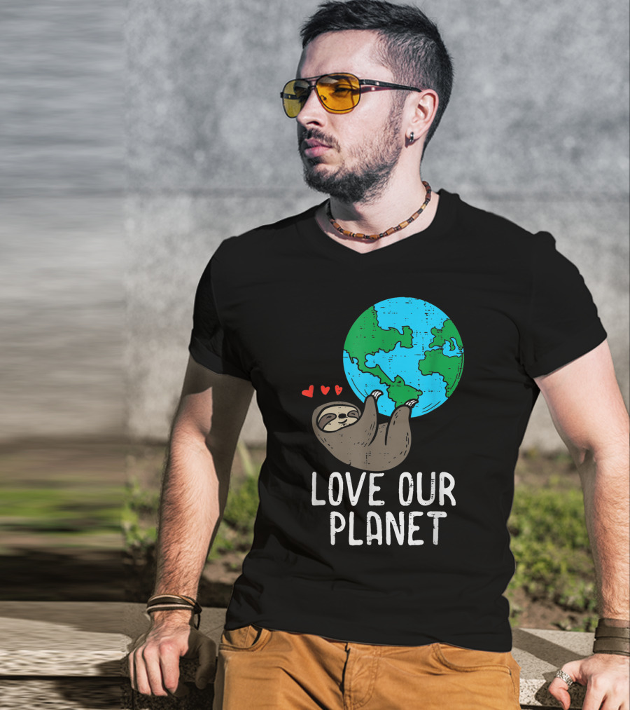 Love Our Planet Sloth Hanging Earth Day Cute Men Hearts Earth T-Shirt