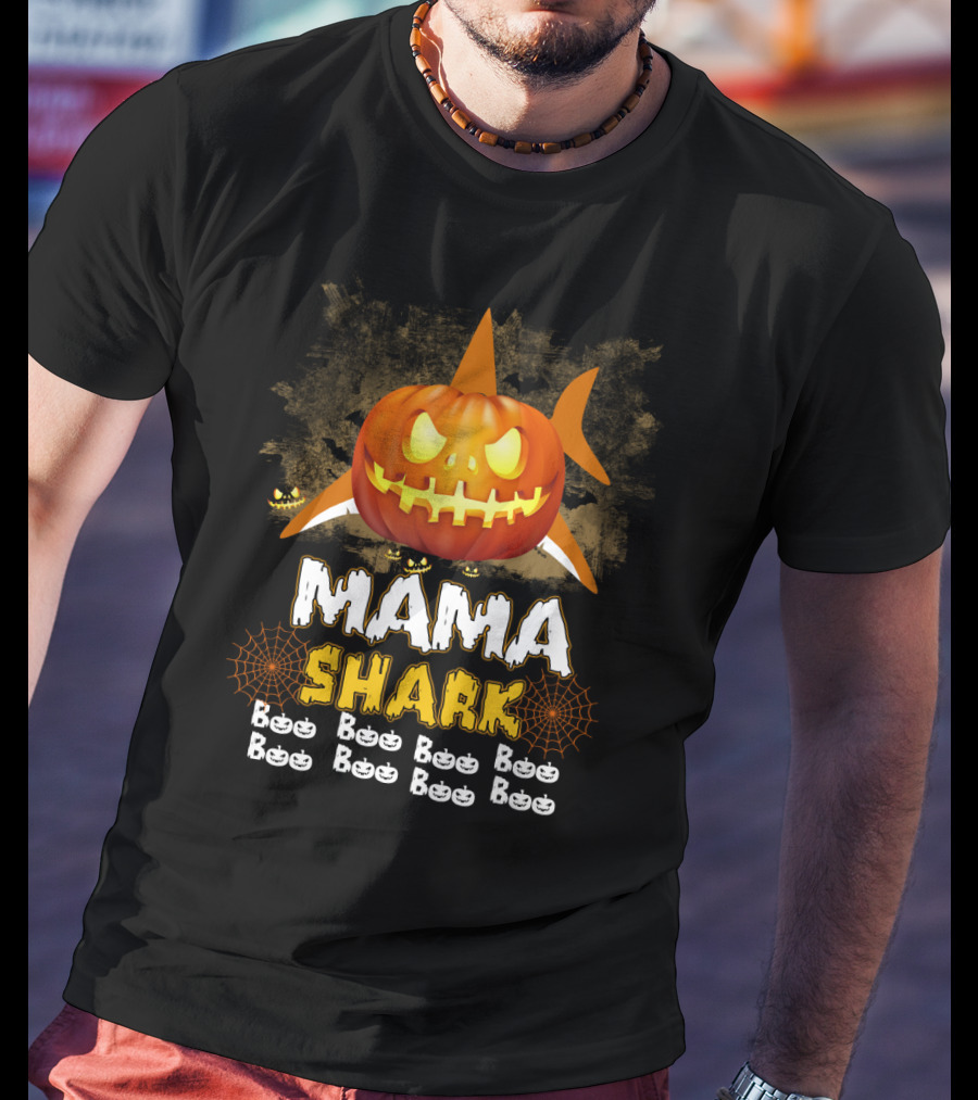 Mama Shark Pumpkin Boo Spooky Halloween Jack-O'-Lantern T-Shirt