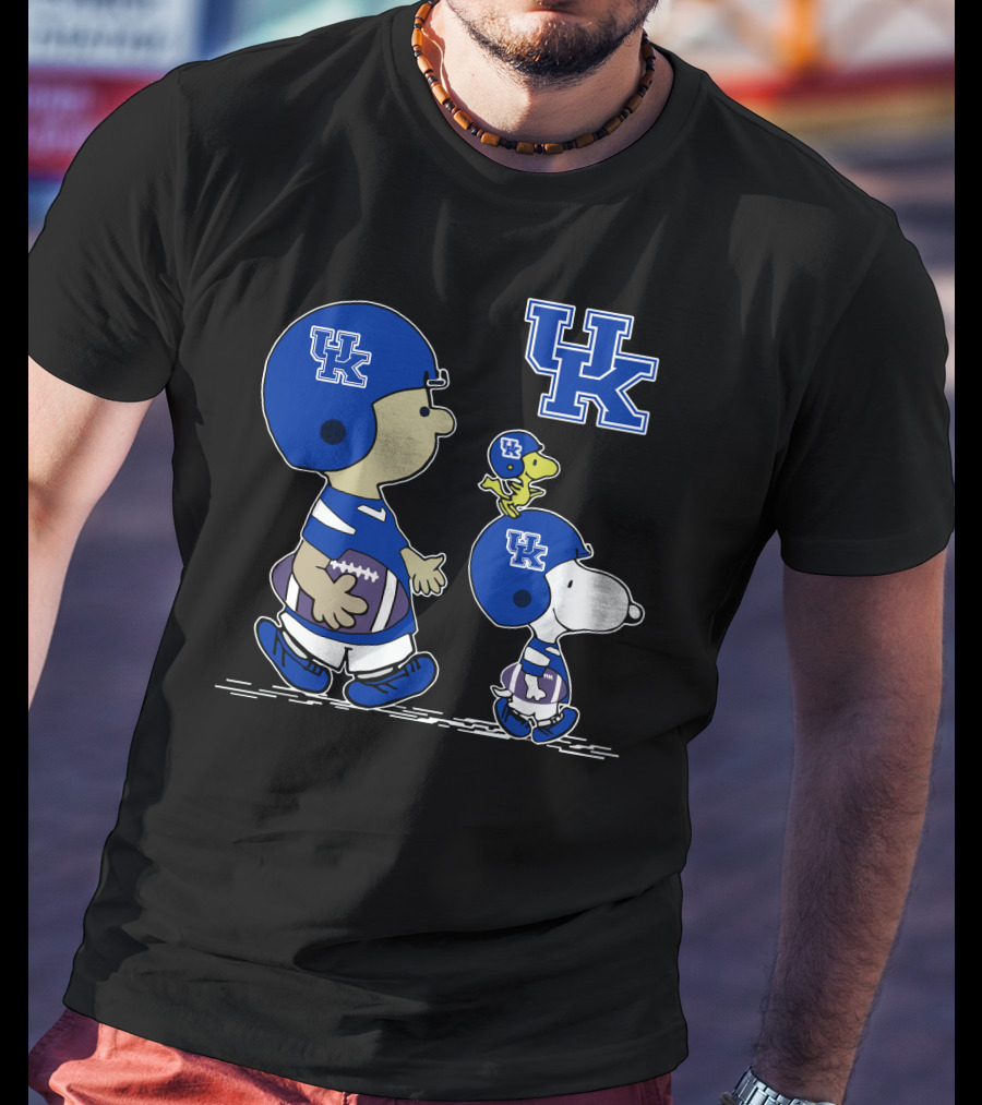 UK Wildcats Snoopy And Woodstock Football Helmets T-Shirt