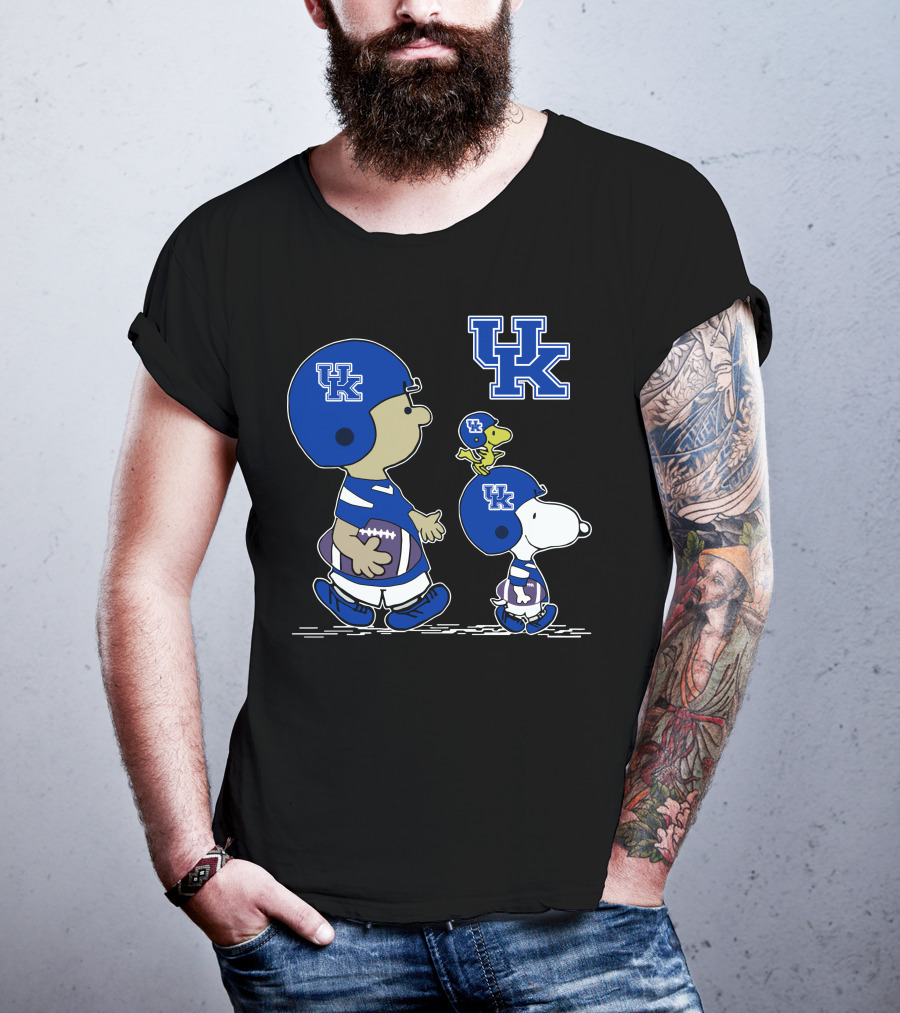UK Wildcats Snoopy And Woodstock Football Helmets T-Shirt