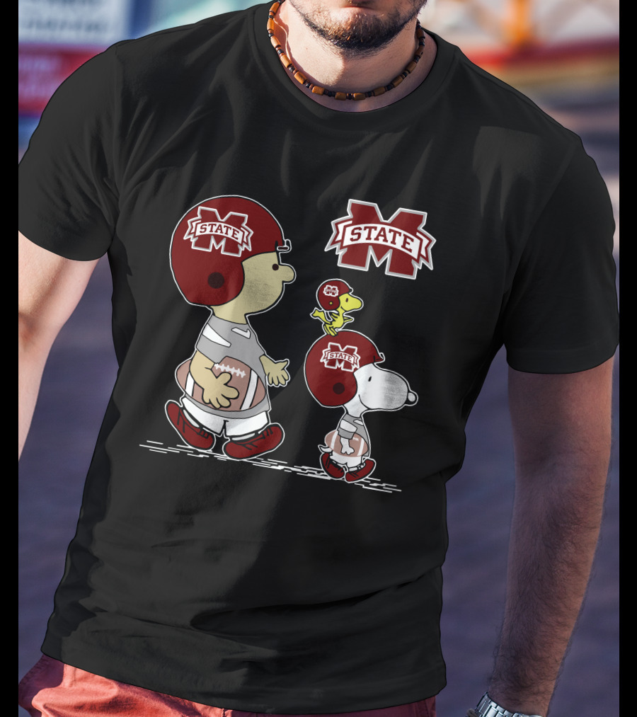 Ms State Bulldogs Snoopy And Woodstock Football Helmet M T-Shirt