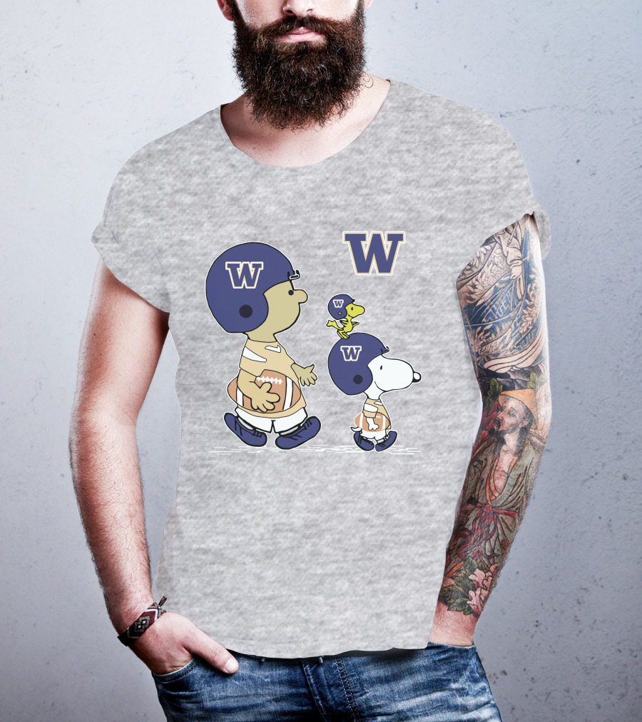 Washington Huskies Peanuts Snoopy Football Team T-Shirt