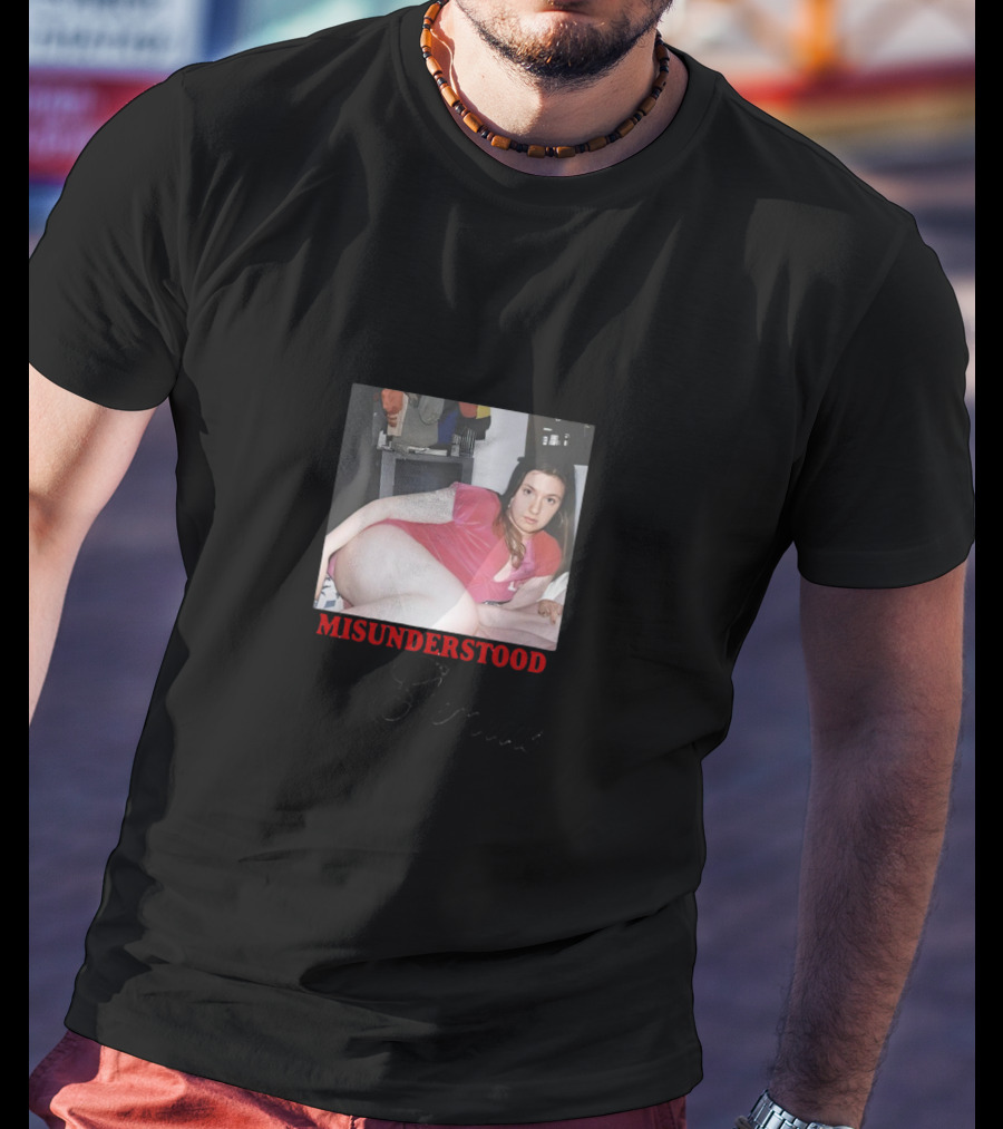MISUNDERSTOOD Genius - Woman In Pink Room T-Shirt