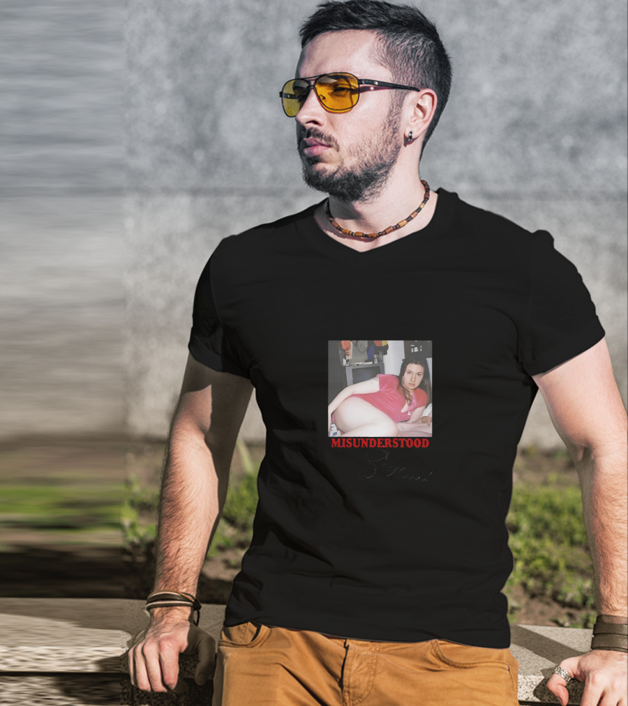 MISUNDERSTOOD Genius - Woman In Pink Room T-Shirt
