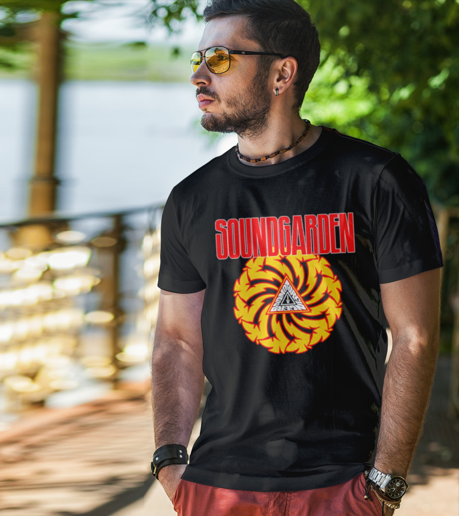 Soundgarden Badmotorfinger Album Cover Iconic Logo Spiral T-Shirt