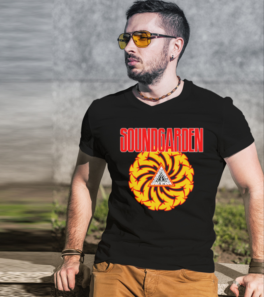 Soundgarden Badmotorfinger Album Cover Iconic Logo Spiral T-Shirt