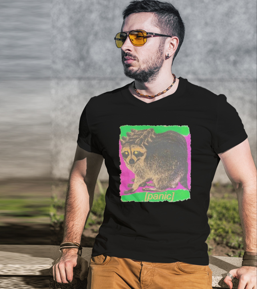 Raccoon [panic] Colorful Retro T-Shirt