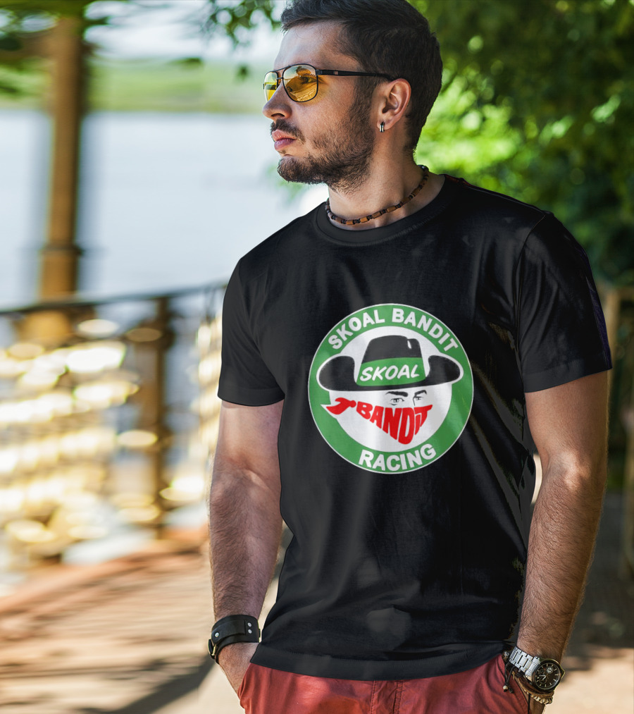 Skoal Bandit Racing Skoal Bandit Logo Cowboy Hat Red Bandana T-Shirt