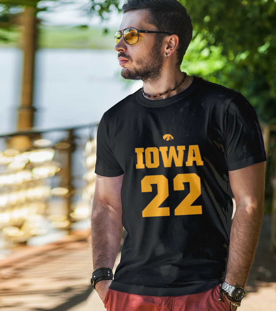 Iowa Hawkeyes 22 Caitlin Clark T-Shirt