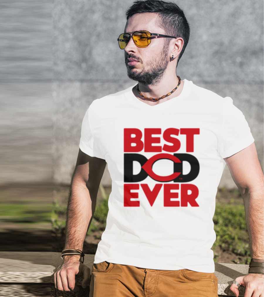 Best Dad Ever Cincinnati Reds T-Shirt