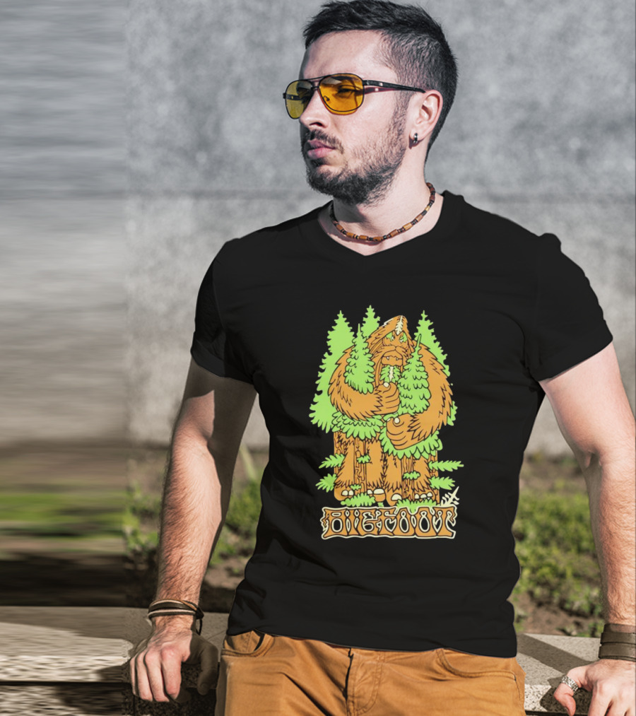 Bigfoot Hug Tree Forest Creature Retro T-Shirt